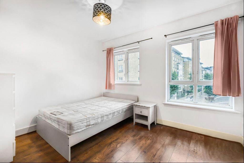 5 bedroom terraced house for rent