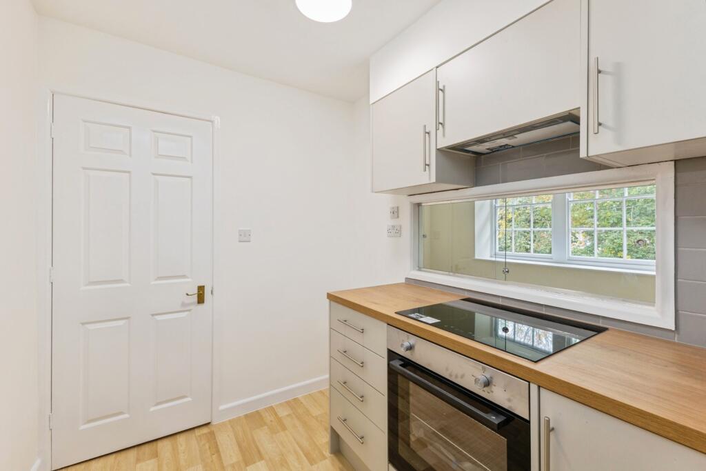 Coronation Road, Totnes, Devon, TQ9 photo 4