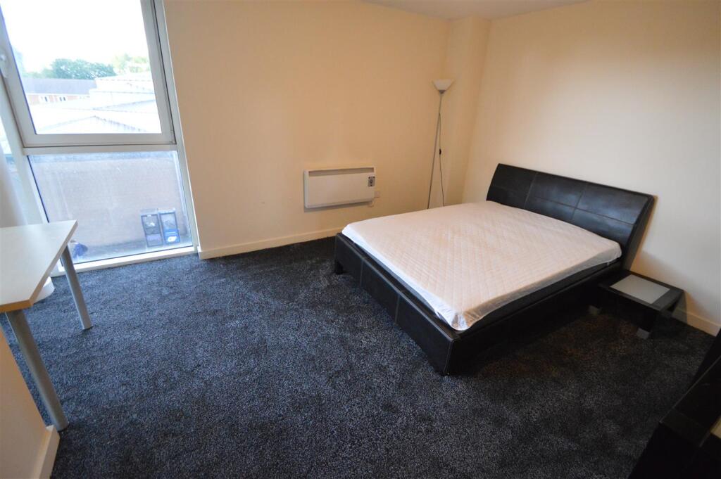 Apartment in Manchester - View 3