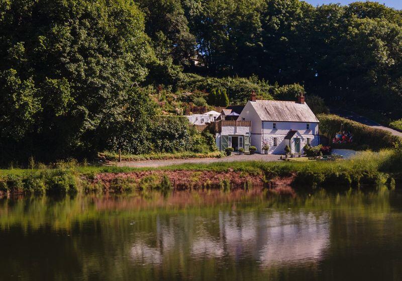 3-bed detached on Blackbridge Cottage, Blackbridge, Milford Haven, £319,950