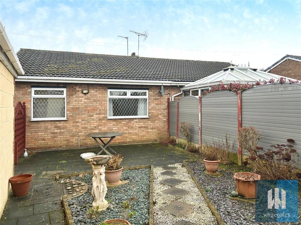 Cotswold Close, Hemsworth, Pontefract, West Yorkshire, WF9 photo 2