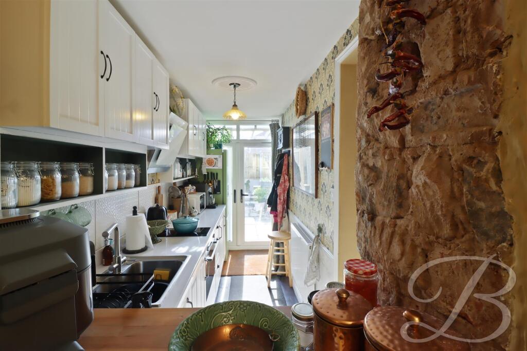 House in Mansfield, Nottinghamshire - View 2