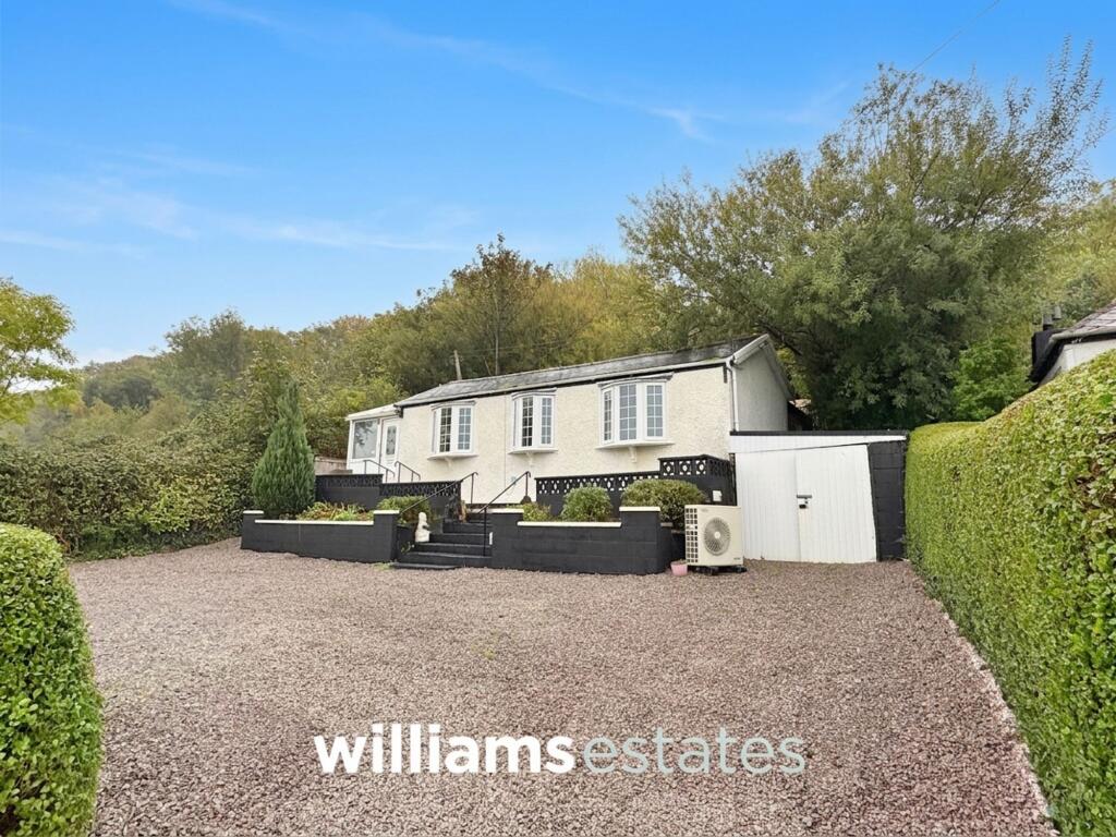 1-bed detached on Mostyn Road, Gronant, LL19, £165,000