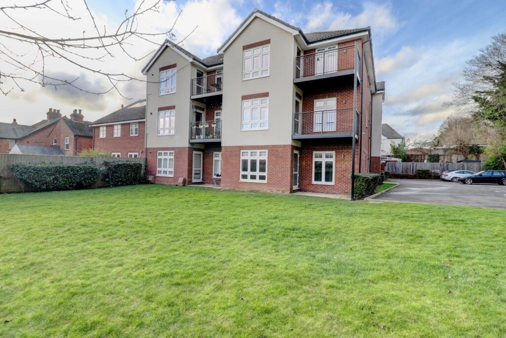 Main image of property: Queens Road, High Wycombe, Buckinghamshire, HP13