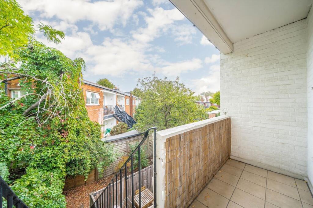Apartment in London - More
