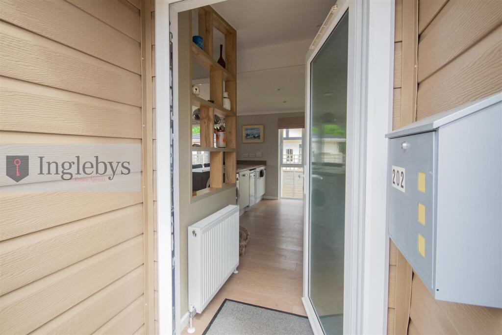Hazelgrove, Milton Street, Saltburn-By-The-Sea photo 3