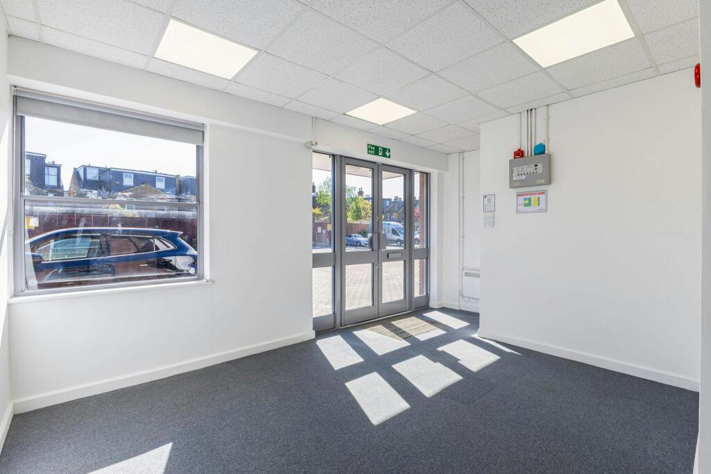 107834_Unit 2 Heathlands Industrial Estate-4_low.jpg