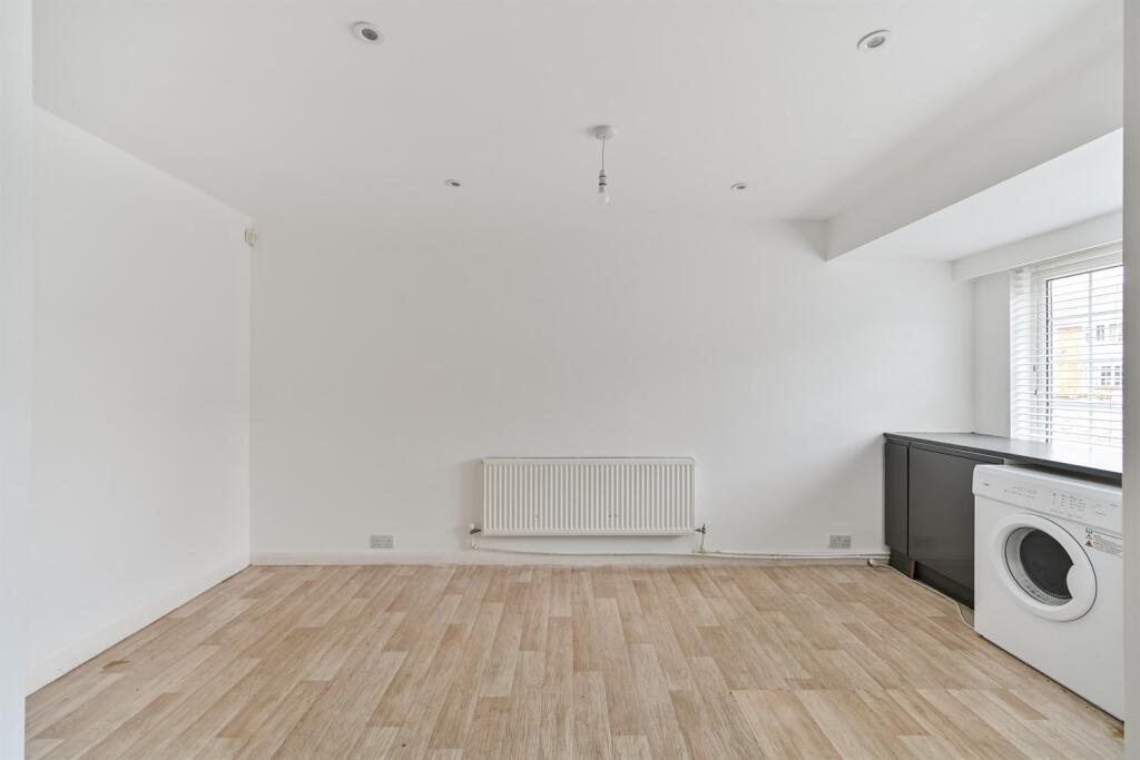 House in Reading - View 4