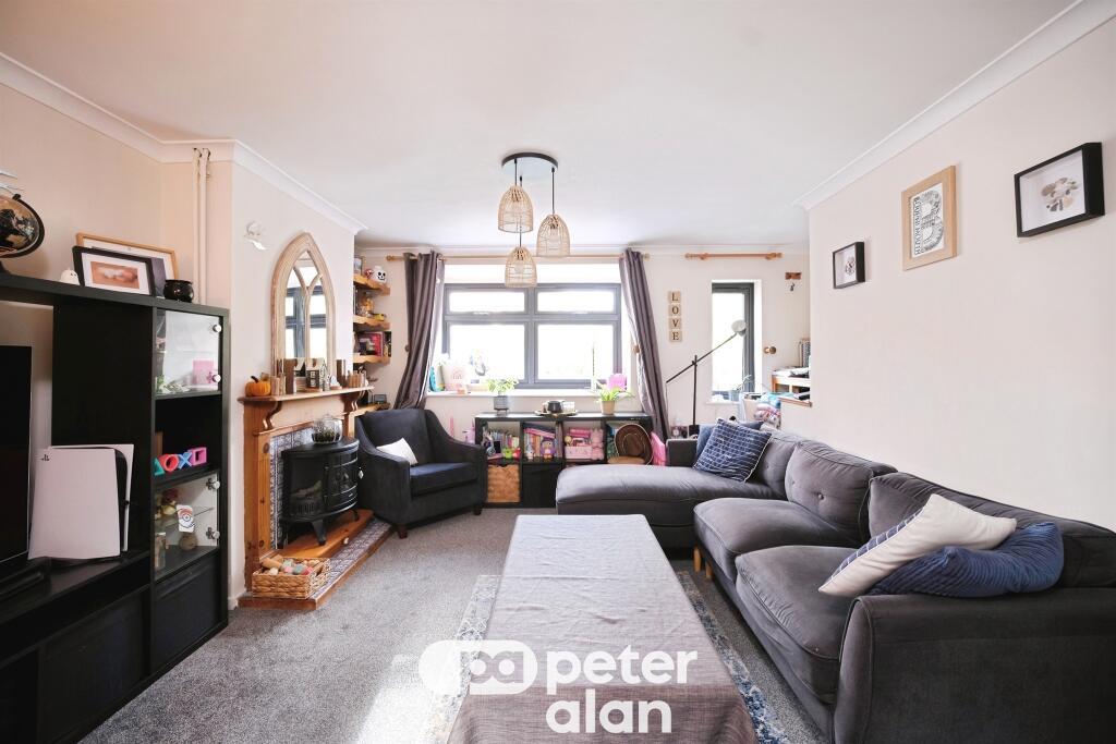 House in Newport, Monmouth - More