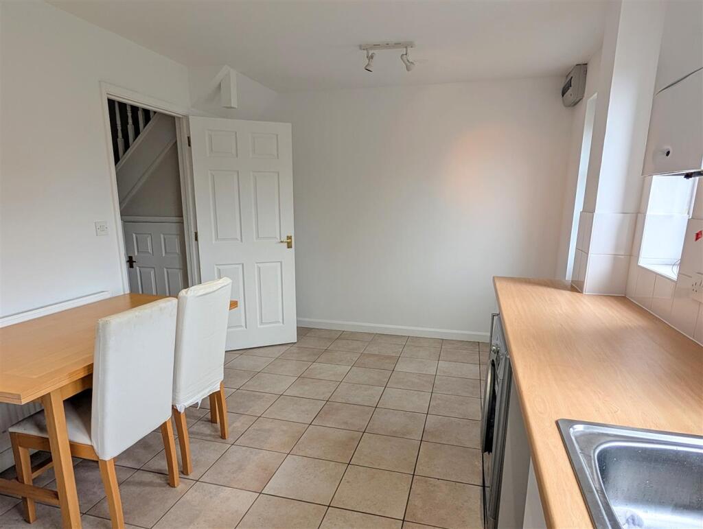 17 Jubilee Mews, Westbury, Shrewsbury, SY5 9EZ - View 4