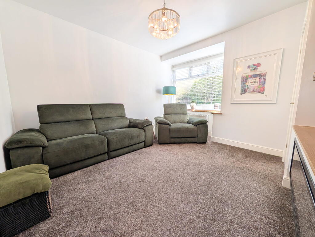 West Park Road, Bredbury photo 3