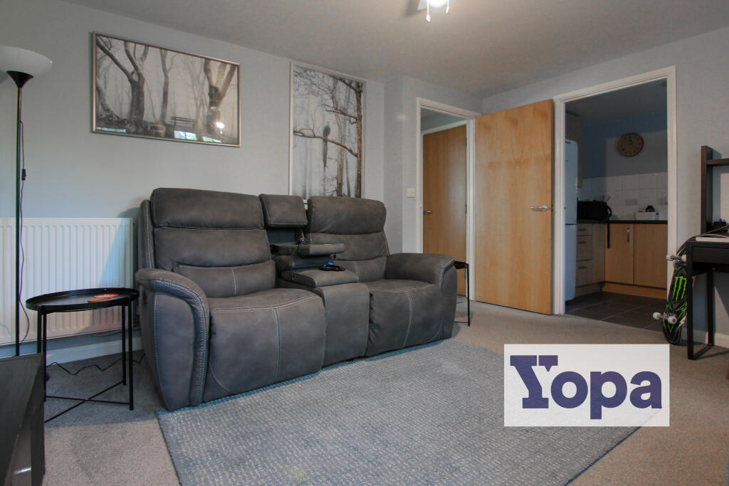 Apartment in Southampton, Thornhill Park - View 2