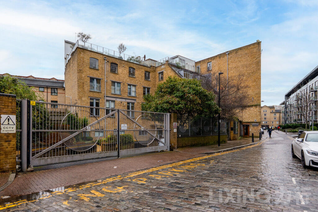 Main image of property: Gowers Walk, Aldgate East, E1