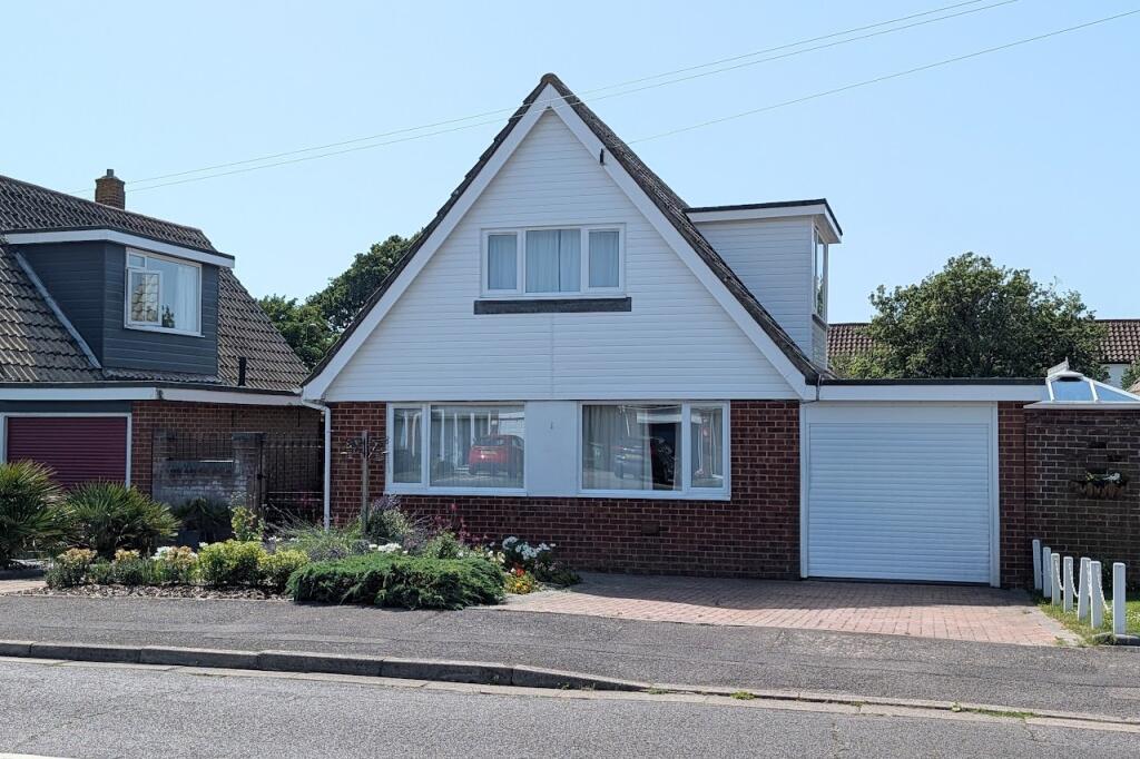 Oaklands Way, Titchfield Common. Guide Price £450,000 - £460,000., 000.