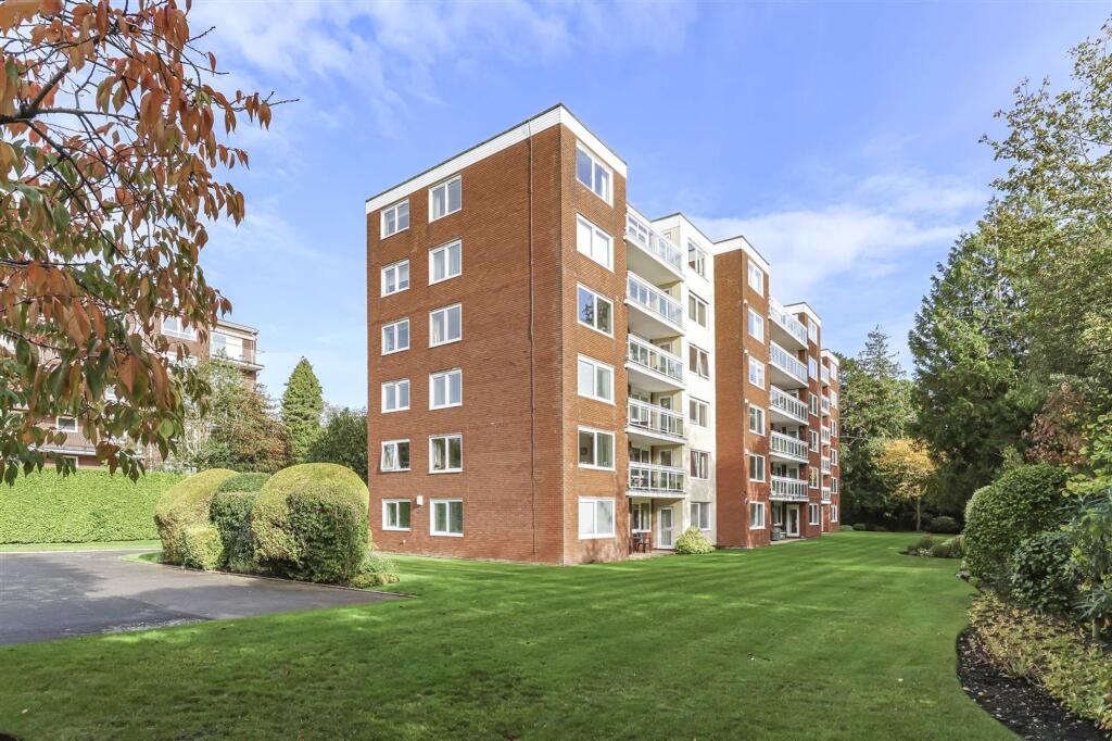 Main image of property: The Avenue, Westerham, BH13