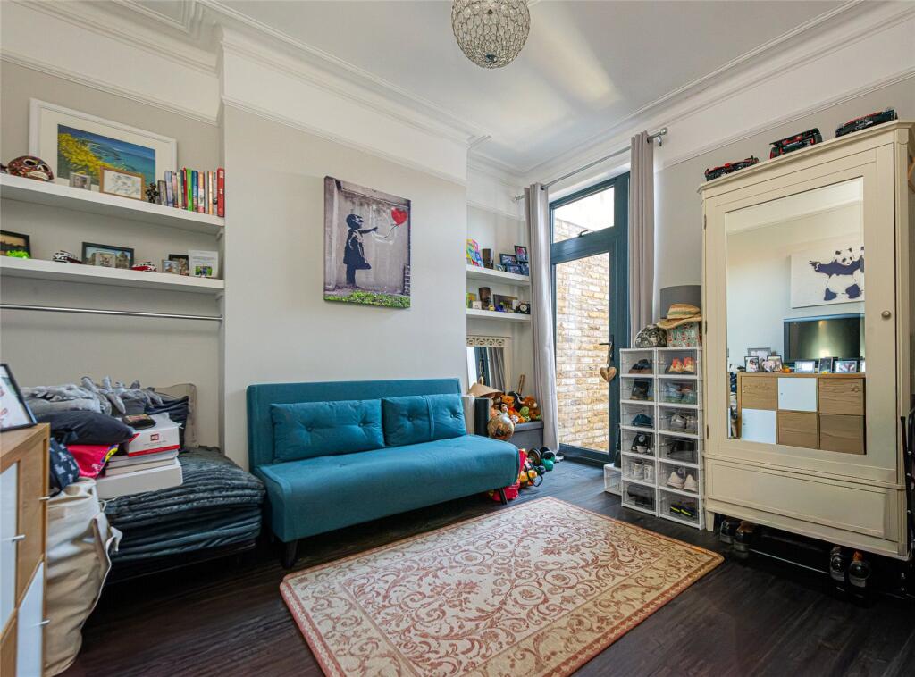 Apartment in London - View 3