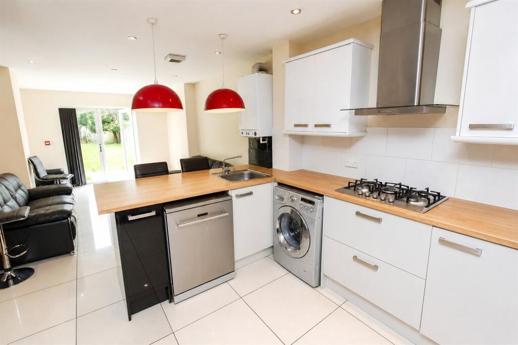 6 bedroom house for rent