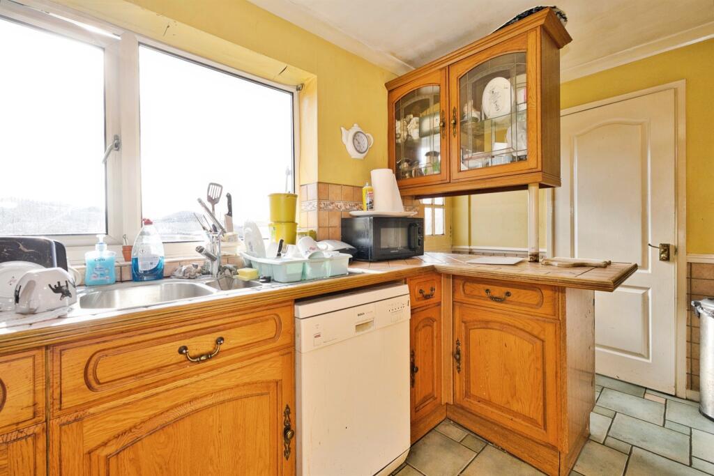 Additional image 8 of Monks Dale, YEOVIL