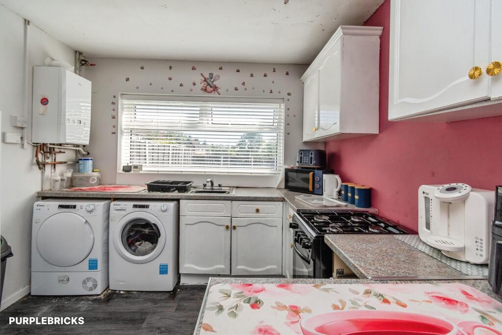 House in Walsall, West Midlands - View 3
