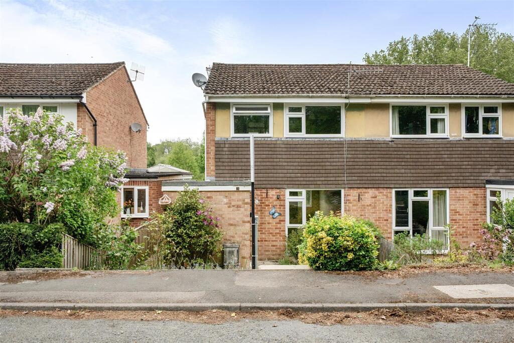 Main image of property: Willow Close, Elcot Lane