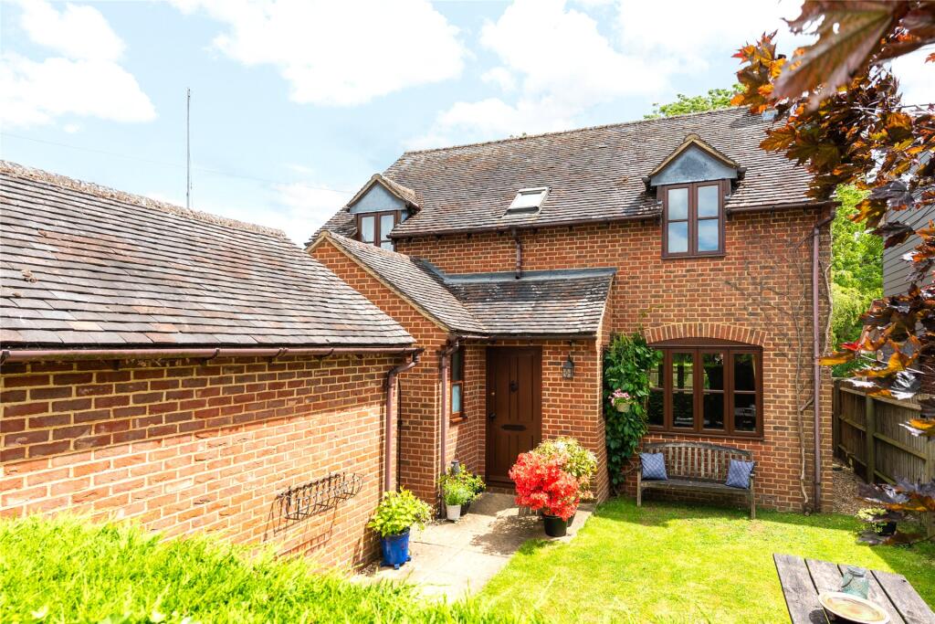4-bed detached on Church Street, Twyford, Buckinghamshire, MK18, £550,000