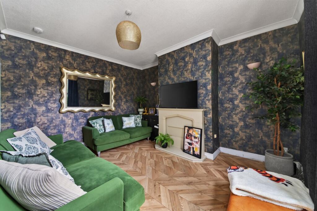 House in Wakefield - View 4