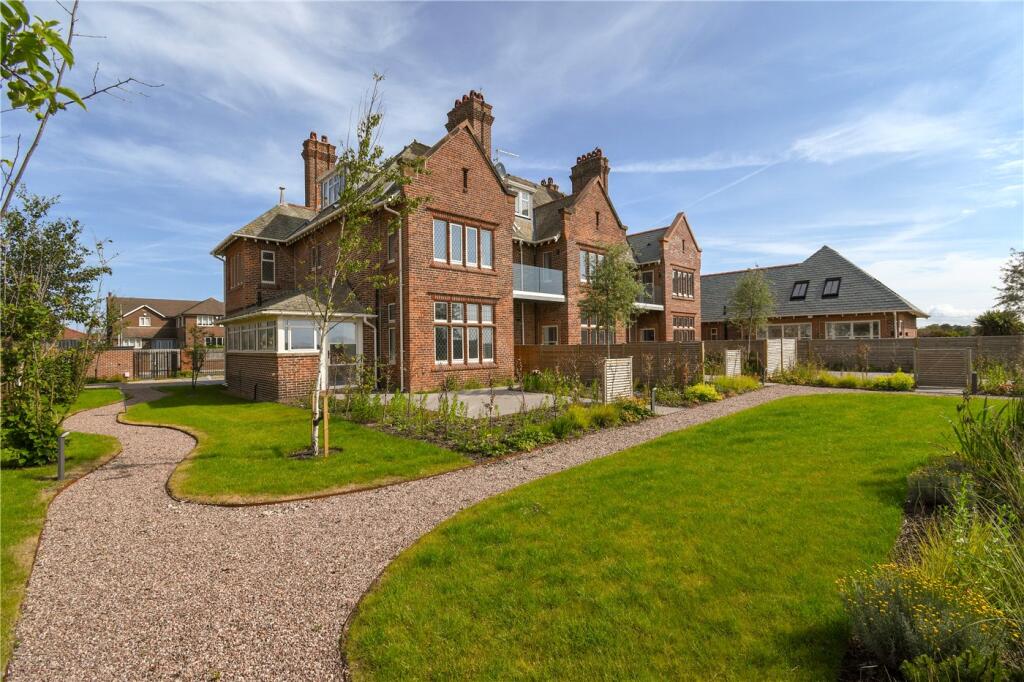 2-bed apartment on Stanley Road, Hoylake, Wirral, £450,000