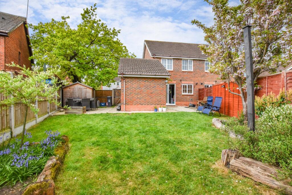 Acorn Close, Heybridge, Maldon photo 2