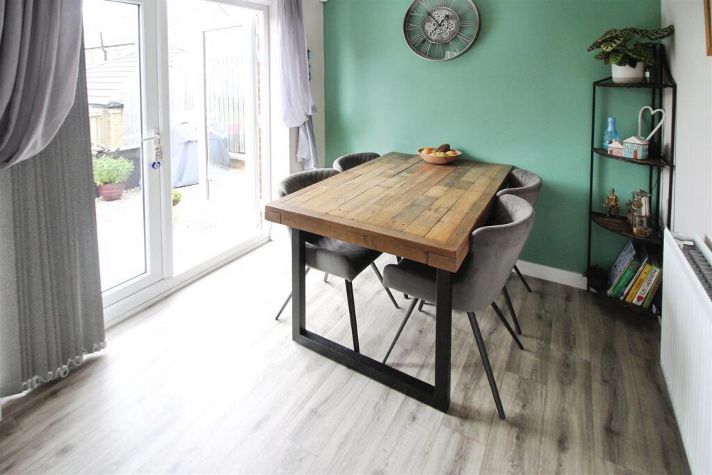 House in Leeds, Manor Grange, Micklefield - More