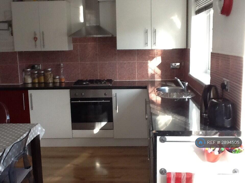 House in Bromley - View 4
