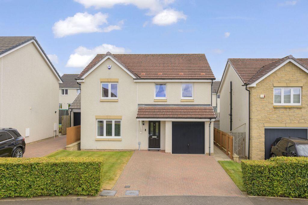 Main image of property: 7 Stanhouse Crescent, Dunfermline, KY11 8YX