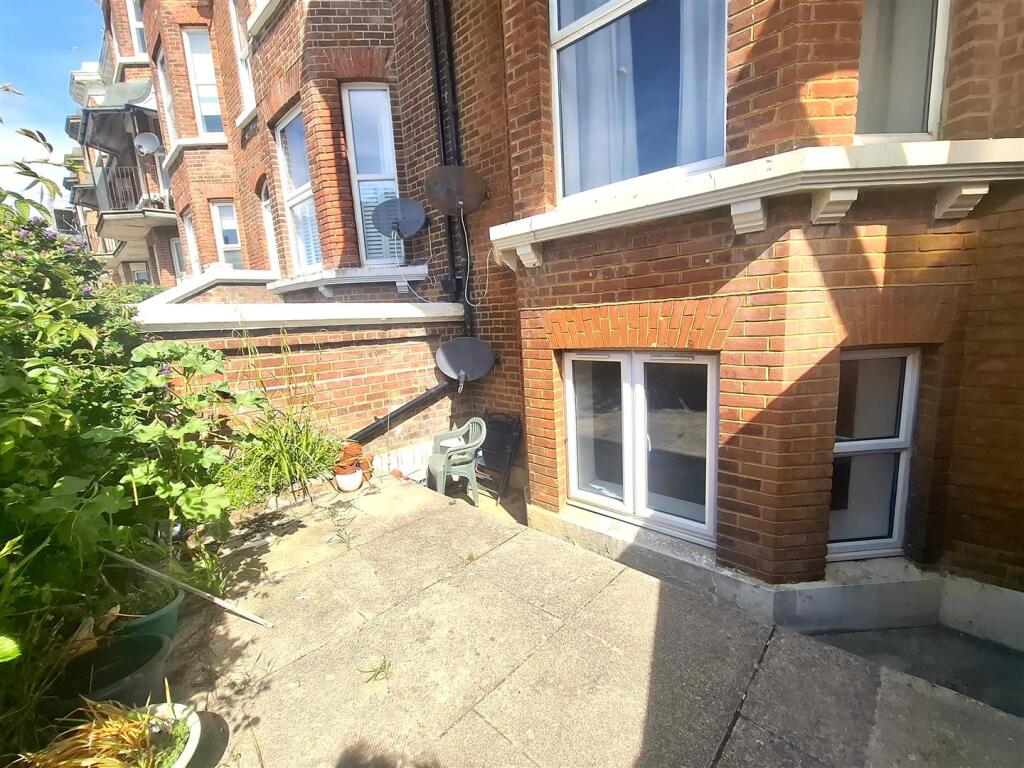 Apartment in Brighton - View 3