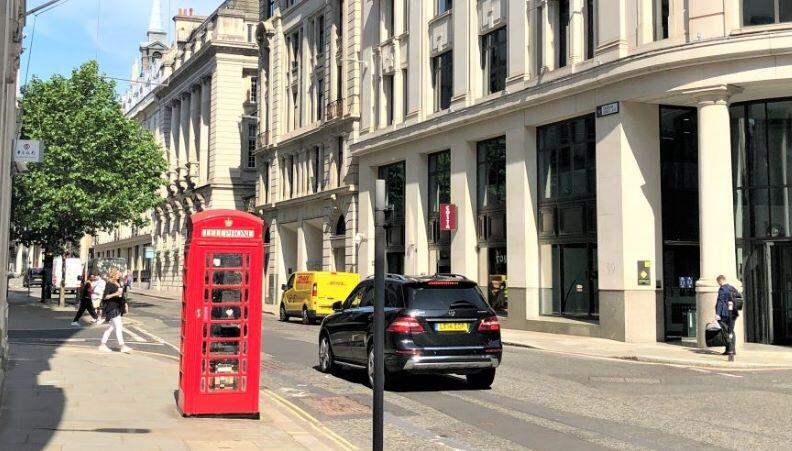 Telephone Kiosk outside Bank of China, 1-2 Lothbury, London, City of London, EC2R 7DB