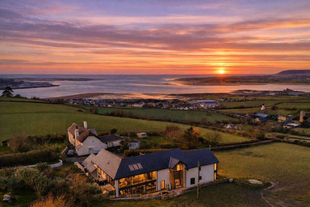 Main image of property: Instow, Bideford, Devon, EX39