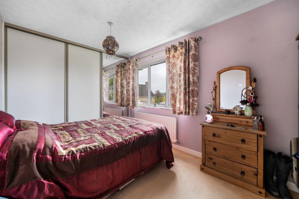 House in Stroud, Bussage, Chalford - More