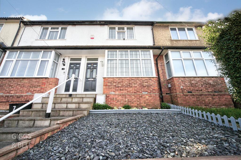 2-bed terraced on Pomfret Avenue, Luton, LU2, £270,000
