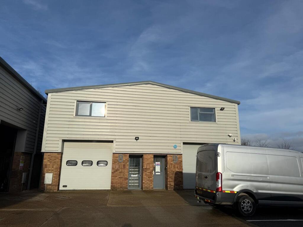 Main image of property: Unit 8 Park Gate Business Centre, Chandlers Way, Park Gate, Southampton, SO31 1FQ