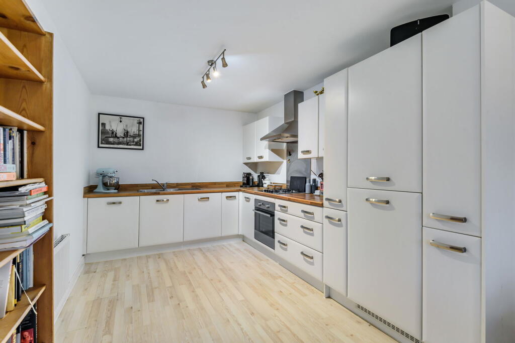 Sparkhays Drive, Totnes – další