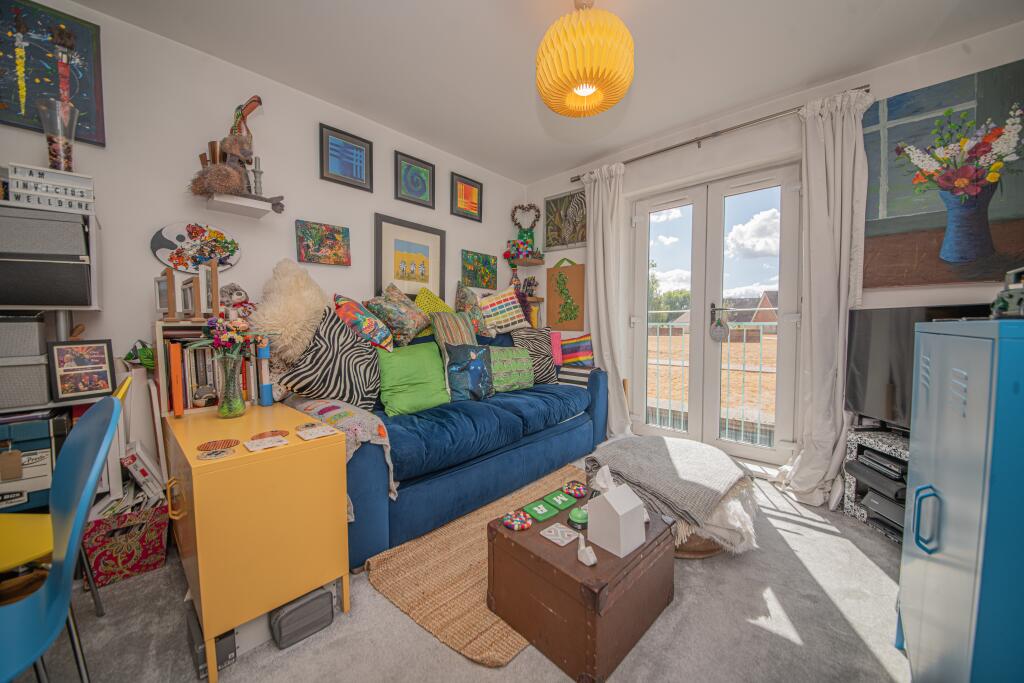 Apartment in Eastleigh, Newtown - View 4