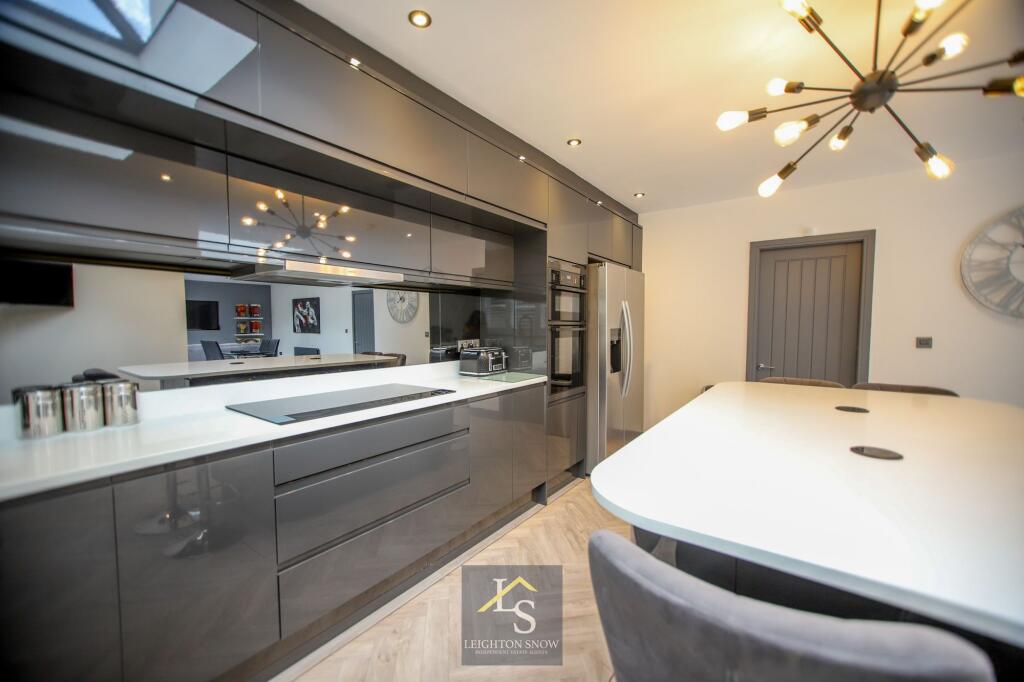 House in Stockport, Greater Manchester - View 5