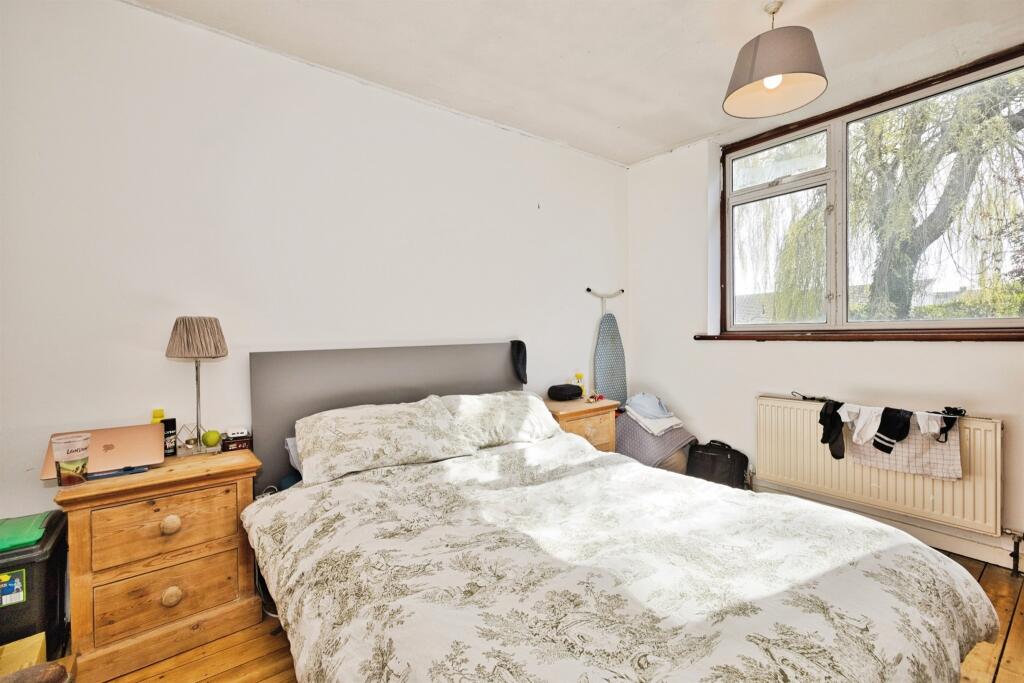 Additional image 11 of Yew Tree Close, Yeovil