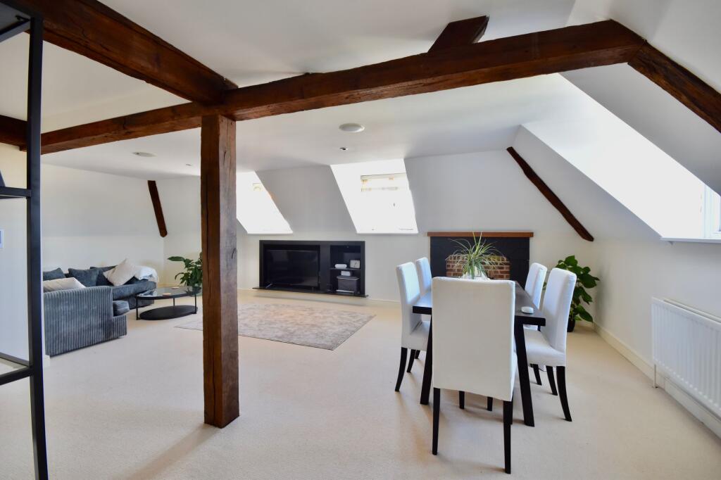 Apartment in Kingston upon Thames - View 5