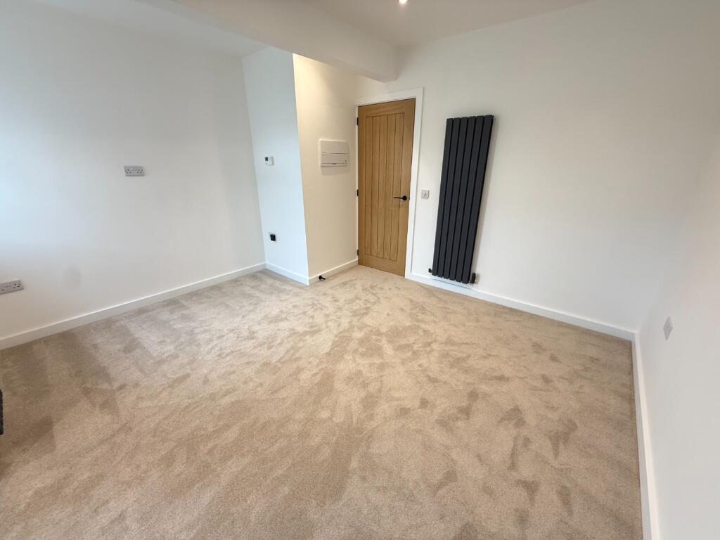 Apartment in Luton - View 5