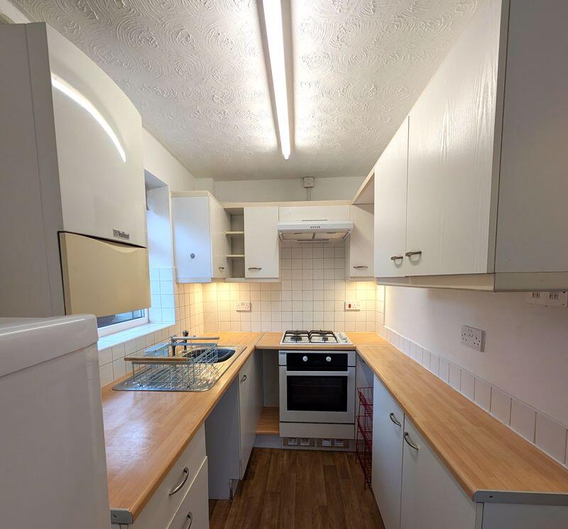 House in Stroud, Stonehouse - More