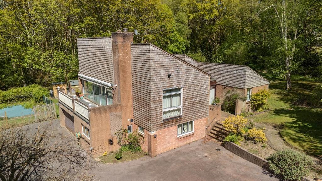 Main image of property: Crableck Lane, Sarisbury Green, Southampton