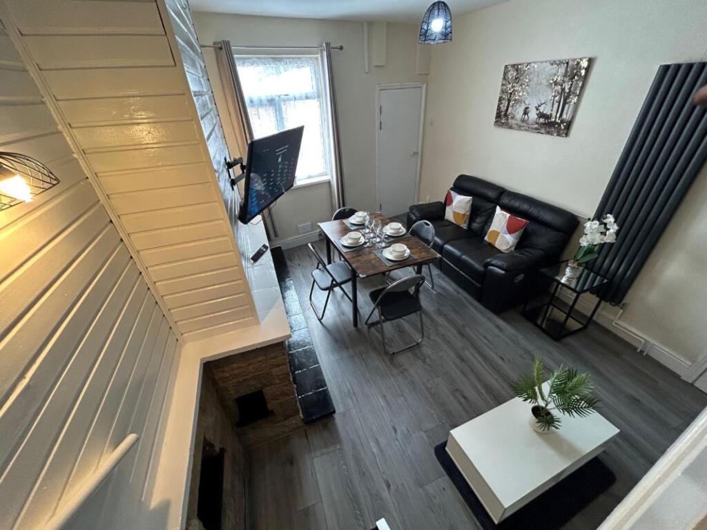 Additional image 3 of 25 Farm Road, Oldbury, West Midlands, B68 8RB