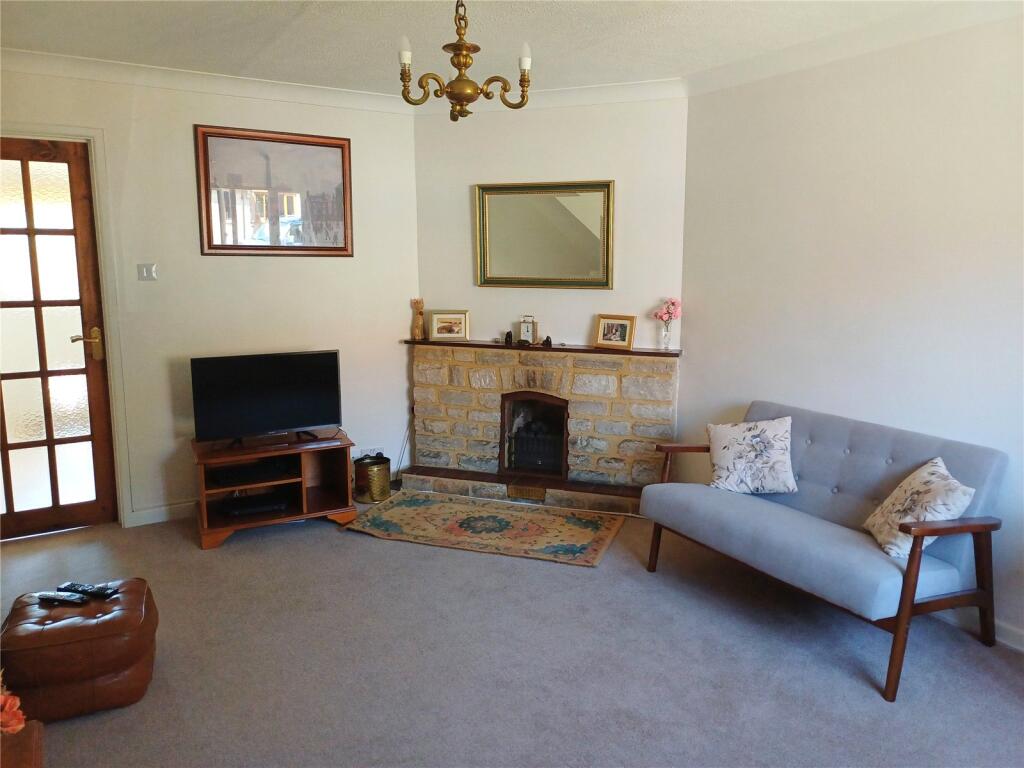 Barrowfield Close, Burton Bradstock, Bridport, DT6 photo 4