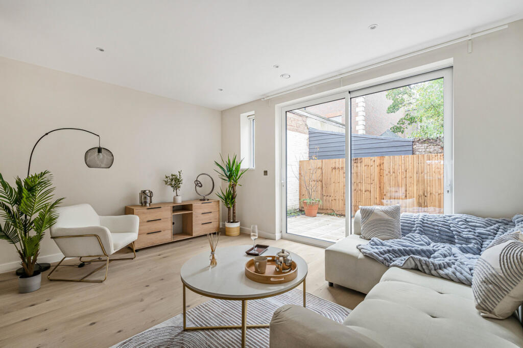 House in London - View 4