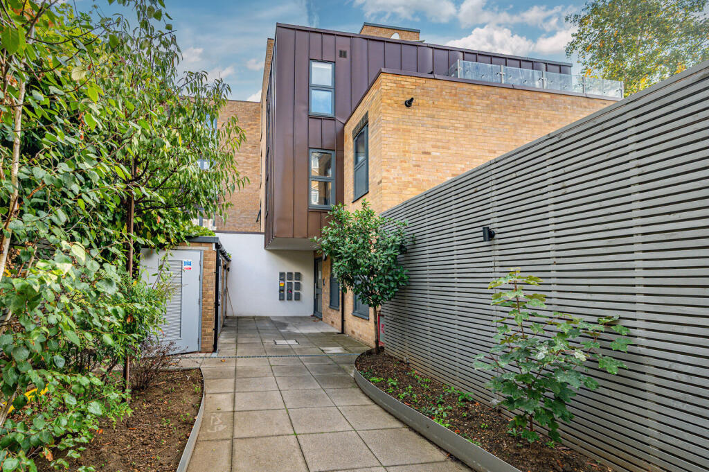 Apartment in London - View 3