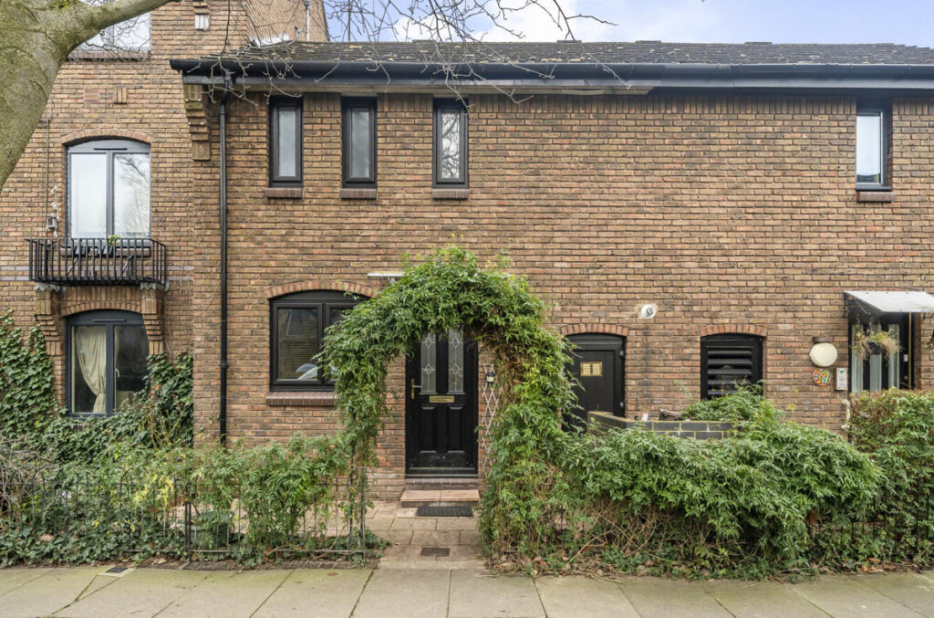 Main image of property: Colebeck Mews, London, N1